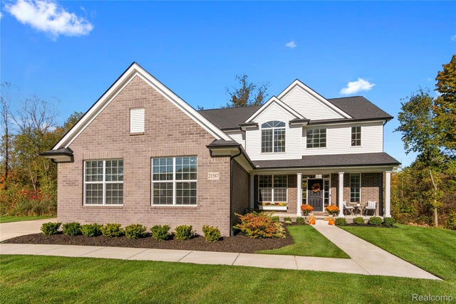 21587 Hasenclever Drive, Lyon charter township