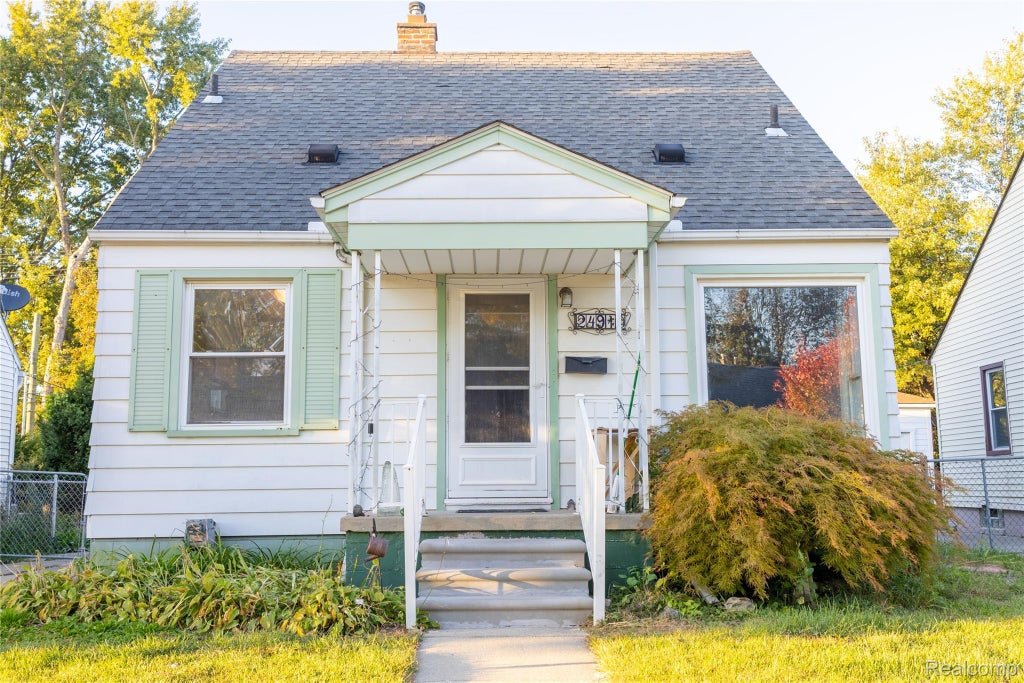 24910 Hickory Street, Dearborn city