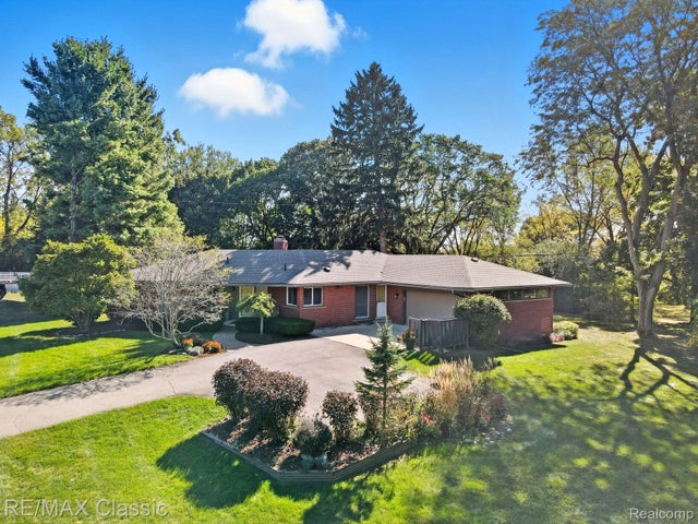 11809 Amherst Court, Plymouth city