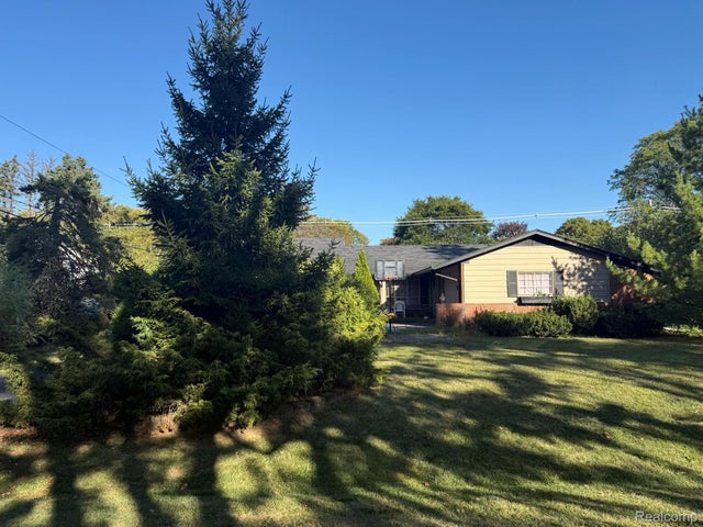 7335 Coach Lane, West Bloomfield charter township