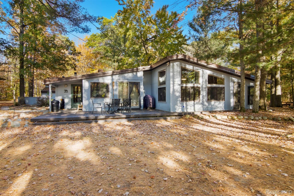 6309 Inglehart Road Ne, Blue Lake township