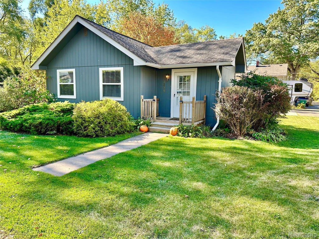 3206 Rio Vista, Commerce charter township