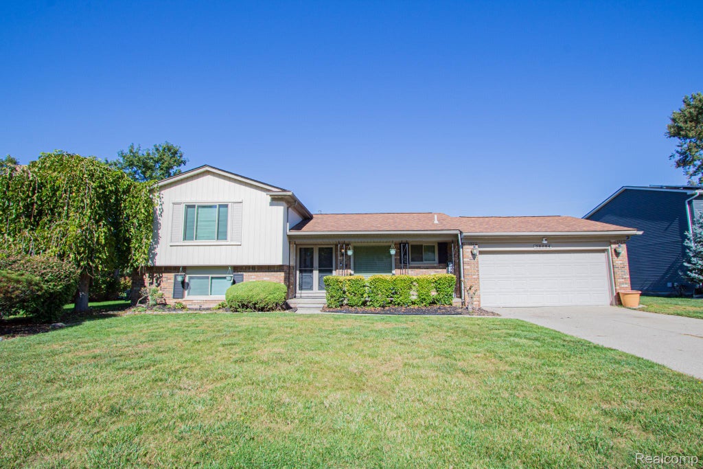 38684 Meadowlawn Street, Wayne city