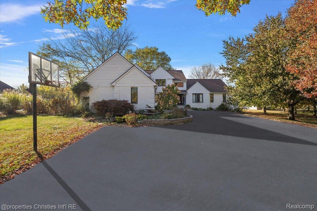 8793 Webster Hills Road, Dexter city