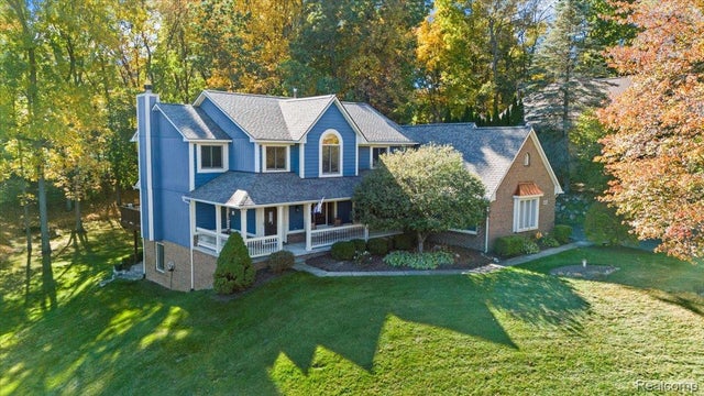 9755 Forest Ridge Drive, Springfield charter township