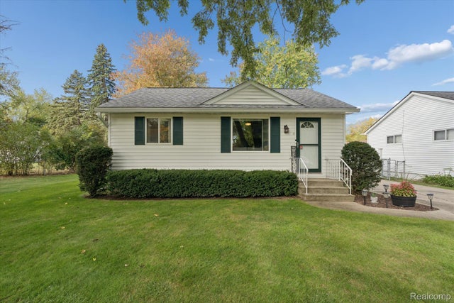 5159 Sashabaw Road, Independence charter township