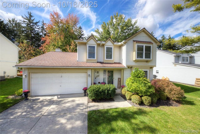 975 S Parkwood Drive, South Lyon city