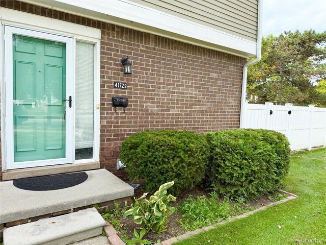 41729 Broquet Drive, Novi city