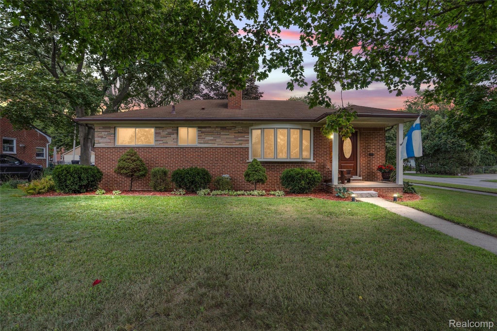 9912 Deering Street, Livonia city