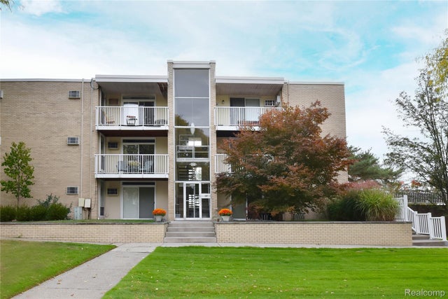 4909 Crooks Road C7, Royal Oak city