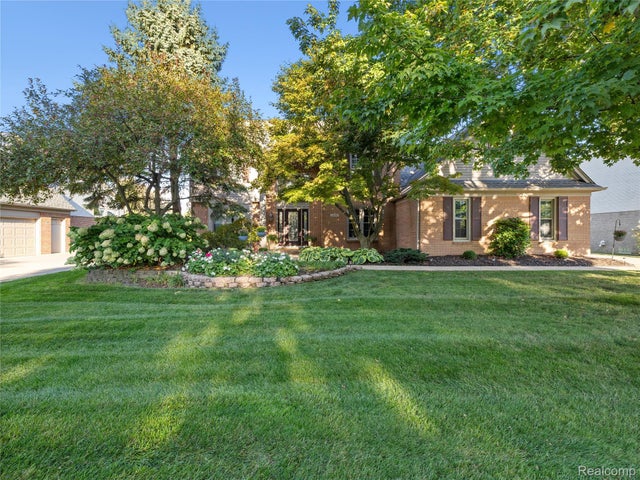 6894 Kings Mill Drive, Canton charter township