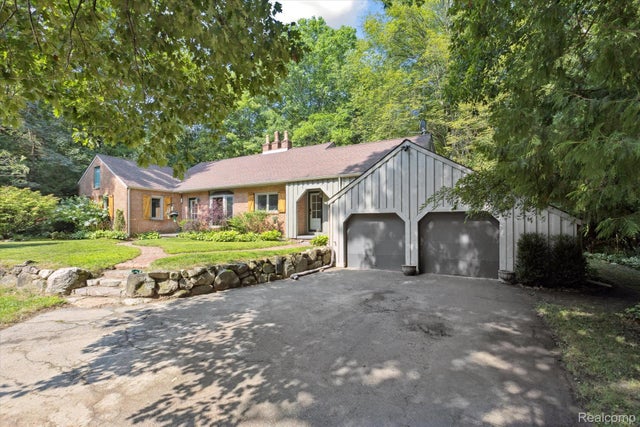 4224 Country Road, Marathon township