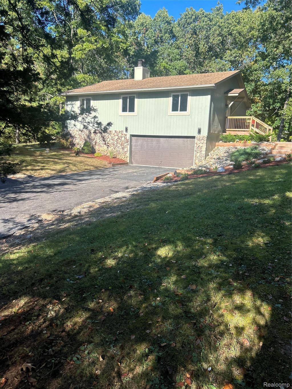 1820 Ridge Road, White Lake