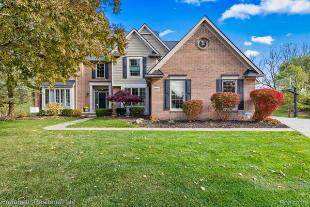 50045 Heron Court, Canton charter township