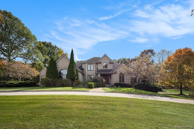 1571 S Hidden Valley Drive, Milford charter township