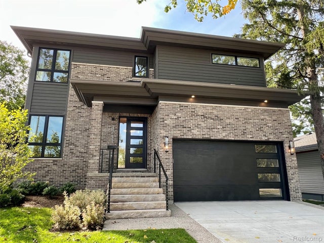 3711 Hampton Boulevard, Royal Oak city