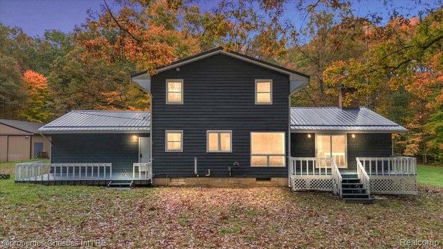 4121 Country Road, Otter Lake village