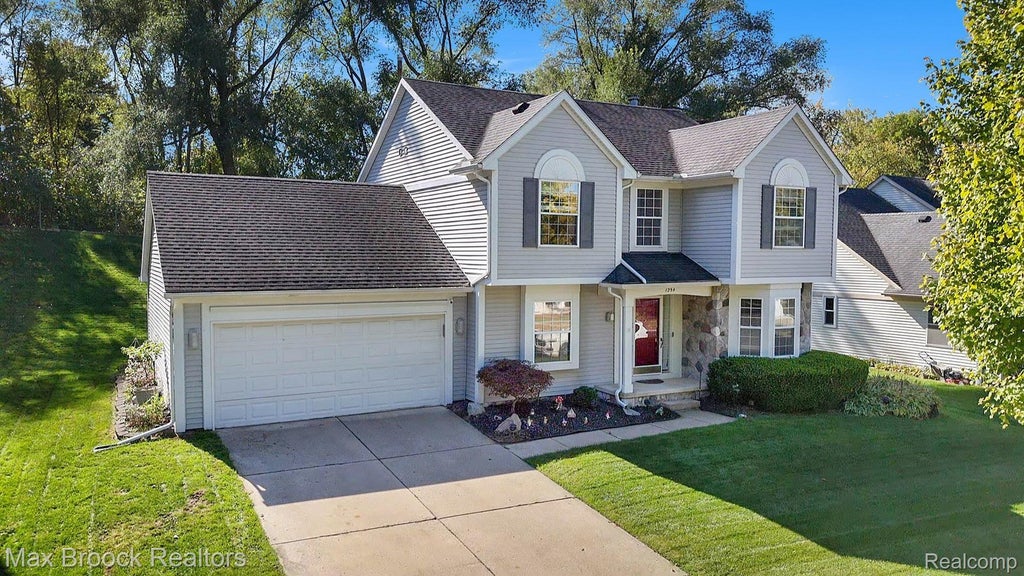1254 Glenwood Court, Walled Lake city
