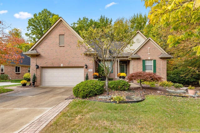 2942 Tall Oak Lane, Canton charter township