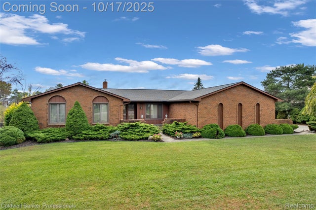 1531 Seymour Lake Road, Oxford charter township