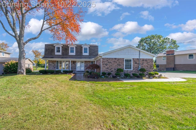 3996 Araby Court, Highland charter township