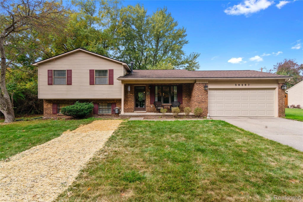 30207 Greening Street, Farmington city