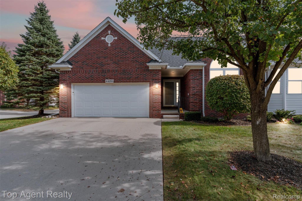 44258 Constellation Drive, Sterling Heights city