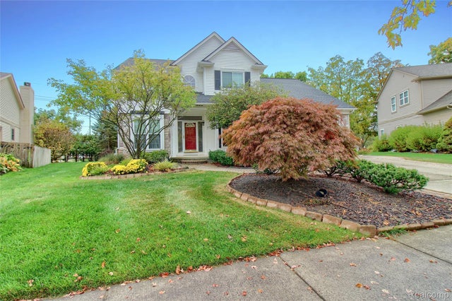 1189 Colt Drive, South Lyon city