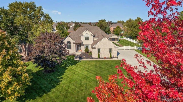 187 Golfview Way, Frenchtown township