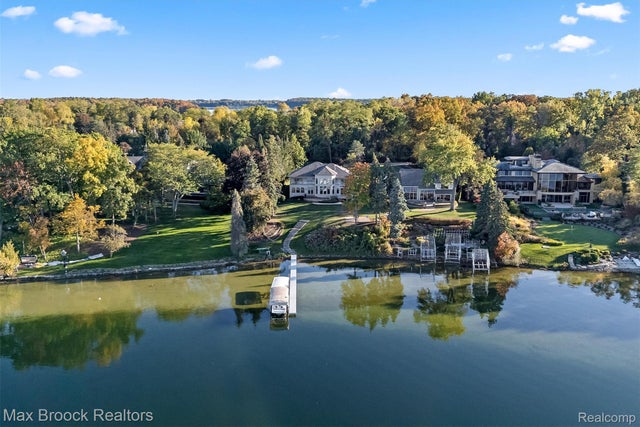 4764 Dow Ridge Road, Orchard Lake Village city