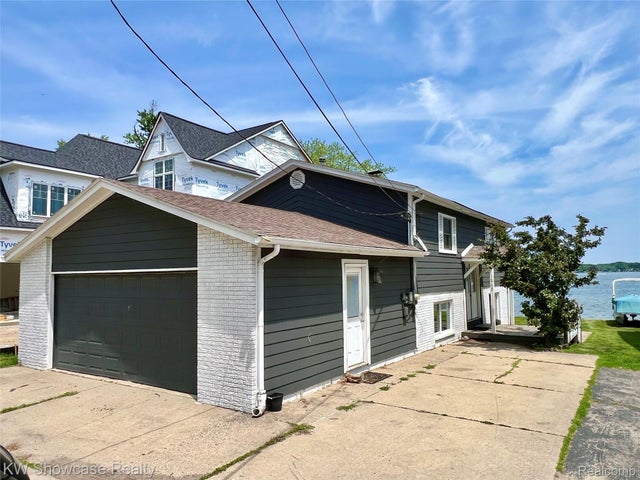 1869 Union Lake Road, Commerce charter township