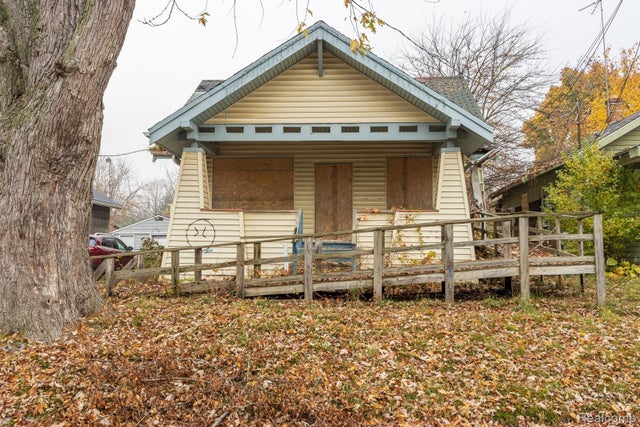 1629 New York Avenue, Flint city