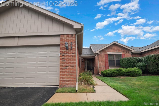 7252 Huntcliff, West Bloomfield charter township