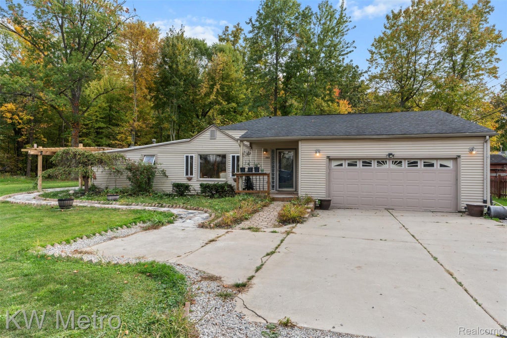 45055 Mcbride Avenue, Van Buren charter township