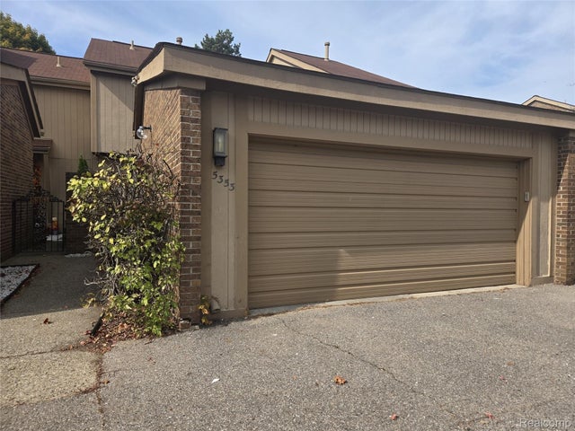 5353 Wright Way W, West Bloomfield charter township