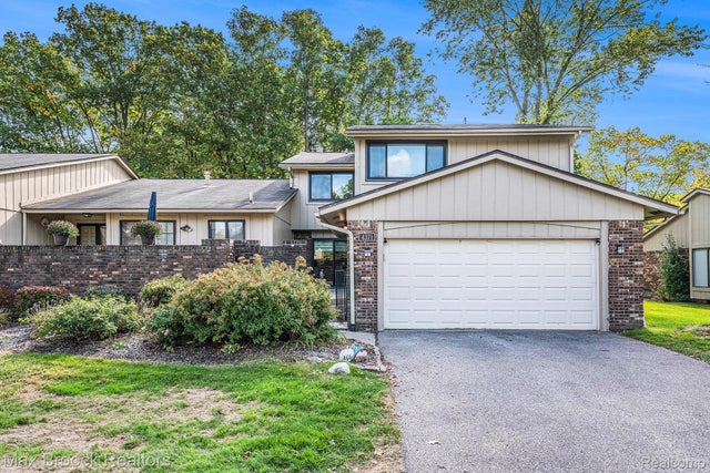 4371 Foxpointe Drive, West Bloomfield charter township