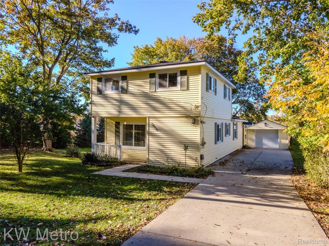 2416 Shawood Street, Novi city