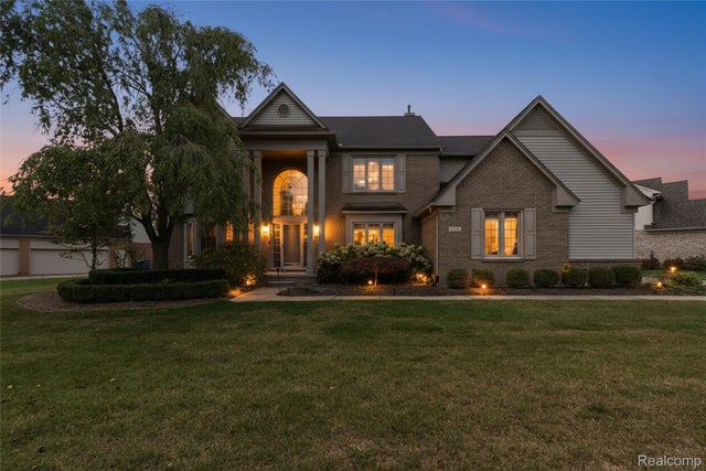 47691 Royal Pointe Drive, Canton charter township