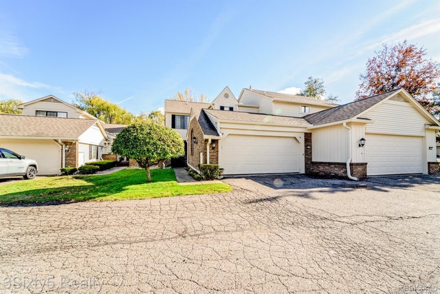 7159 Creeks Crossing, West Bloomfield charter township