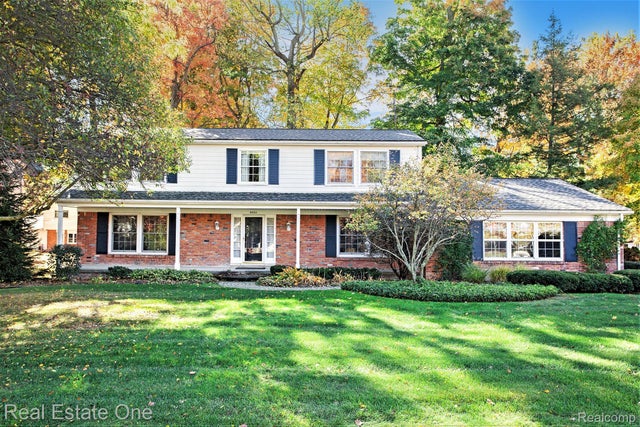 5593 Northcote, West Bloomfield charter township