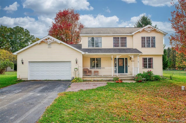10887 Mackinaw Trail, Handy township