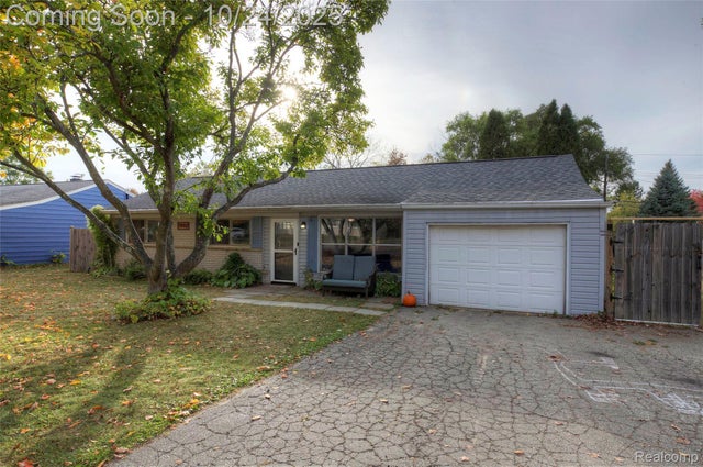 1992 Swaranne Drive, West Bloomfield charter township