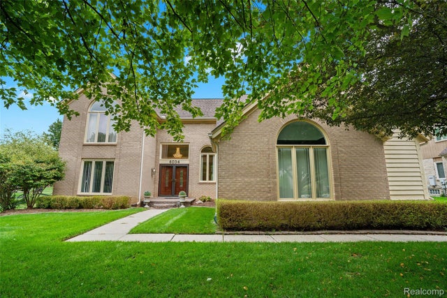 6034 Beachwood Drive, West Bloomfield charter township