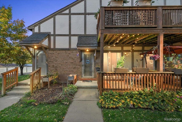 44800 Bayview Drive 33, Novi city