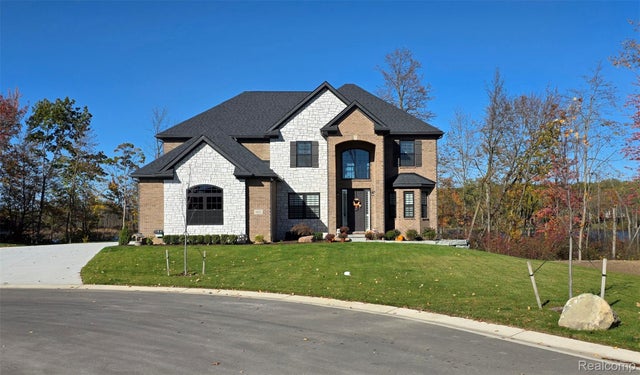 6002 Monarch, Village of Clarkston city