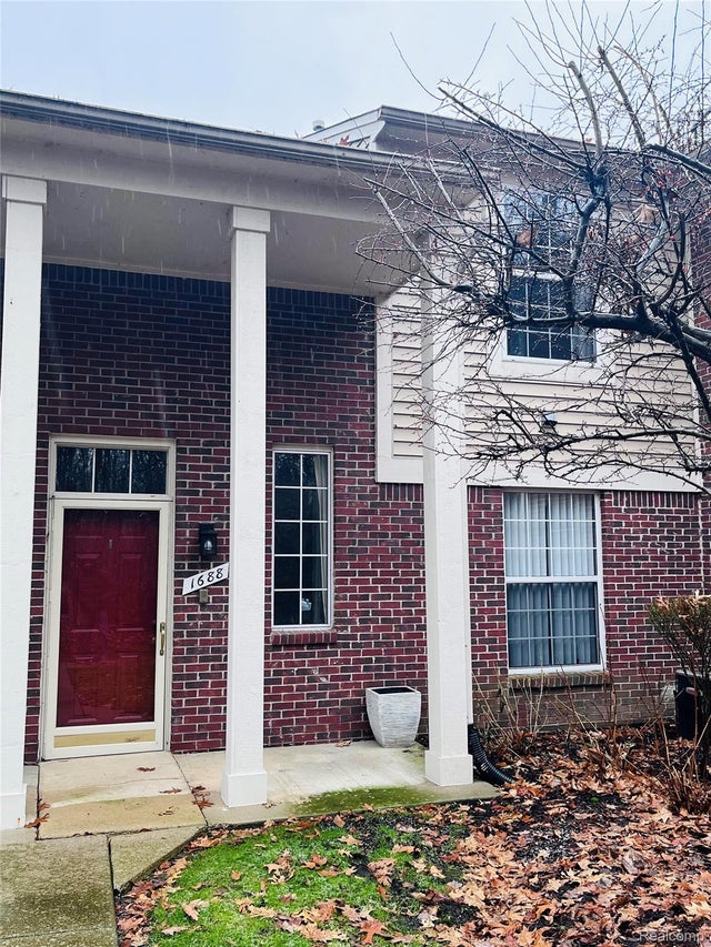 1688 Deepwood Circle, Rochester city