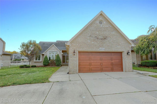 43274 Hillsboro Drive, Clinton charter township