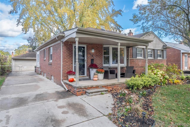 320 W Sunnybrook Drive, Royal Oak city