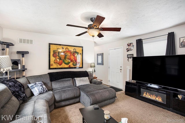 57911 Lancaster Road, Washington township