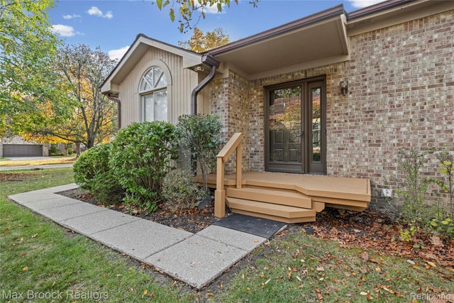 7400 Tall Timbers, West Bloomfield charter township